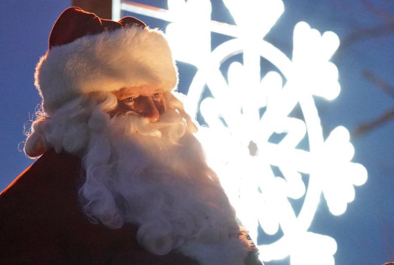 Santa Claus coming to Stratford on Sunday