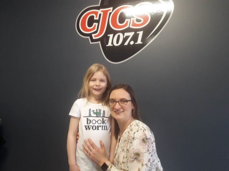 Lindsey and Izzy Martchenko – MS Read-a-thon