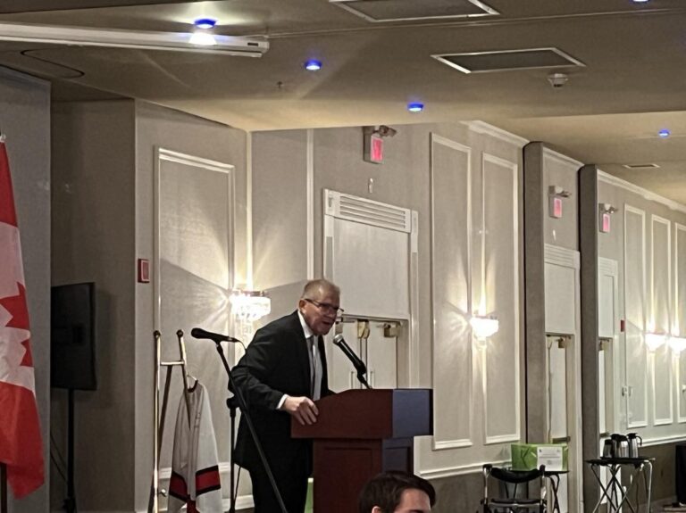 Stratford Mayor Martin Ritsma holds first Community Breakfast