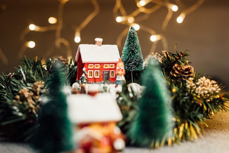 Contest for best Stratford holiday light display set for next week